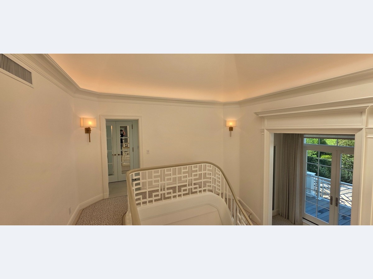 Interior before and after after photo